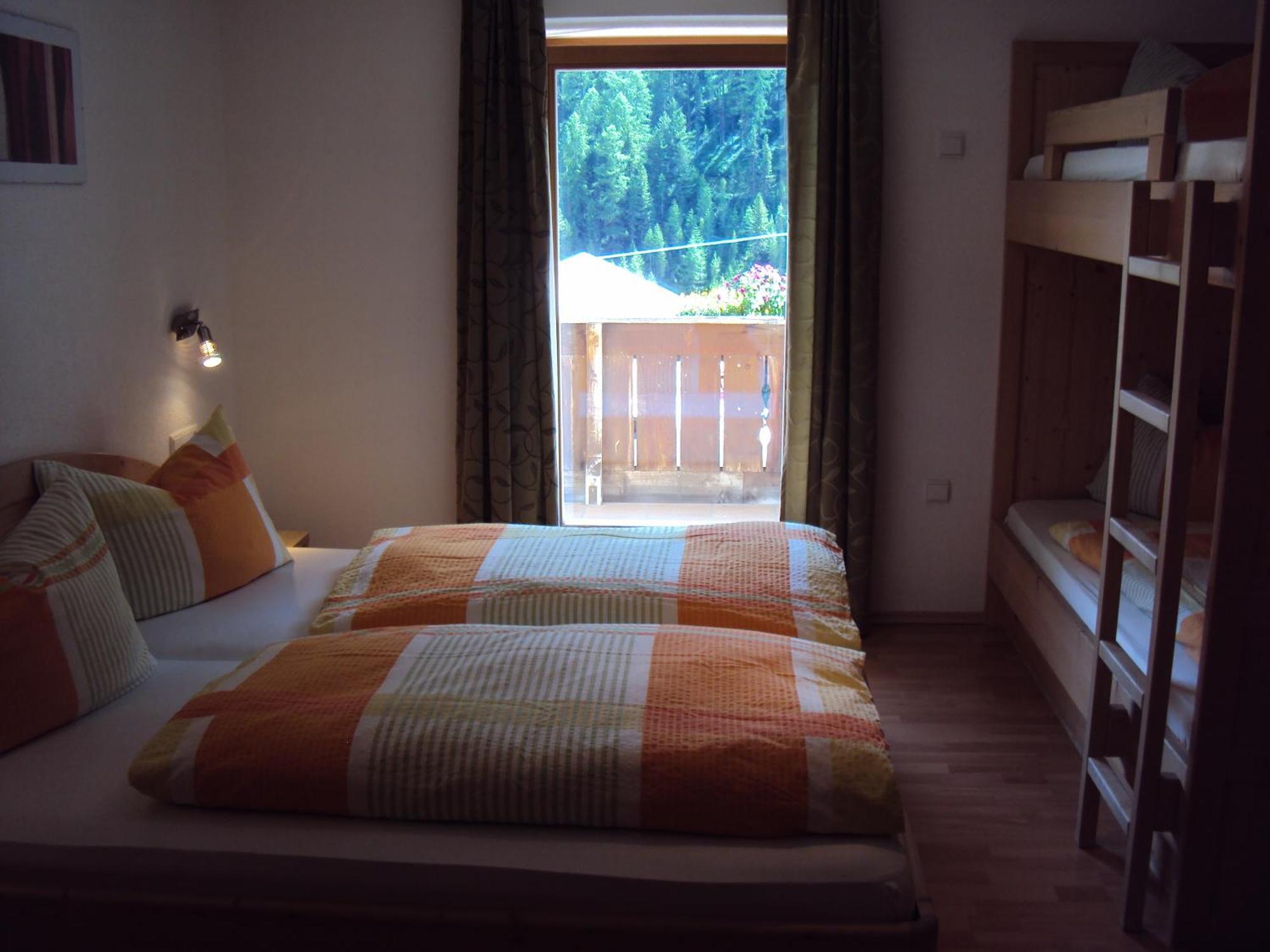 Haus Fliri Hotell Graun im Vinschgau Rum bild