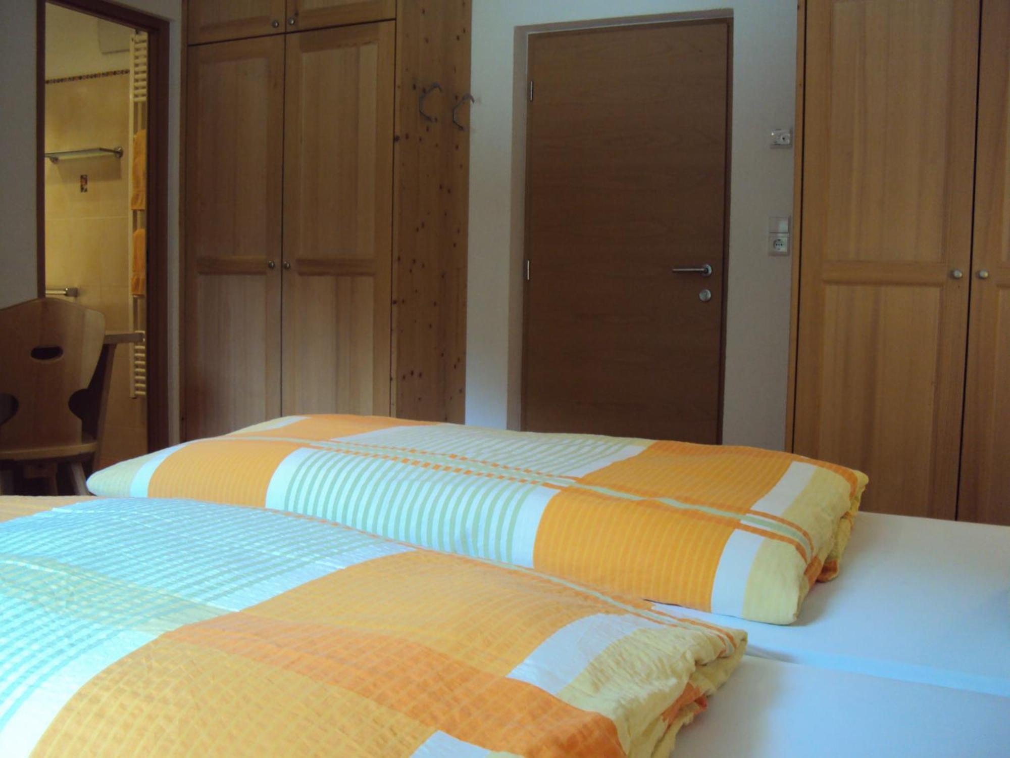 Haus Fliri Hotell Graun im Vinschgau Rum bild