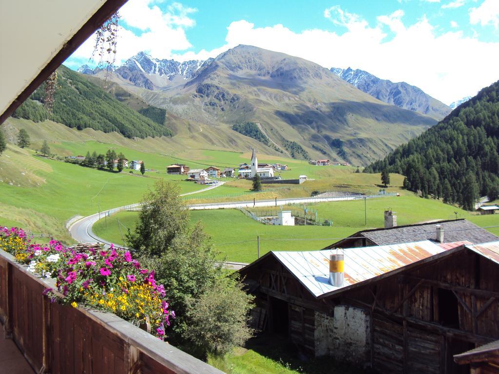 Haus Fliri Hotell Graun im Vinschgau Exteriör bild