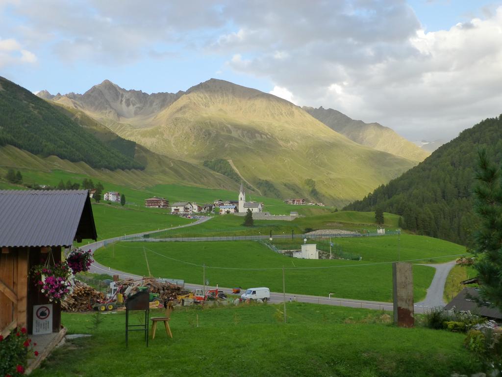 Haus Fliri Hotell Graun im Vinschgau Exteriör bild